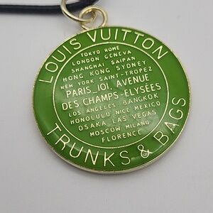 Lavish Large Charm ( Green )